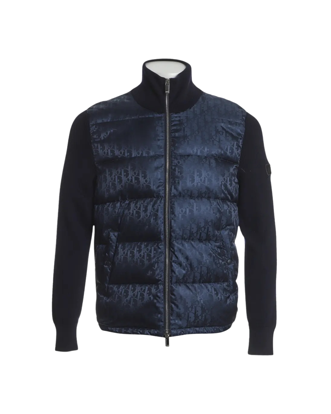 Chaqueta oscura con patrón integral