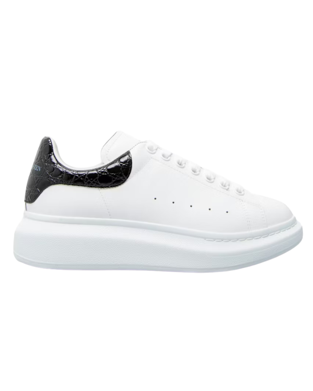 Zapatilla oversized blanca con talón texturizado negro